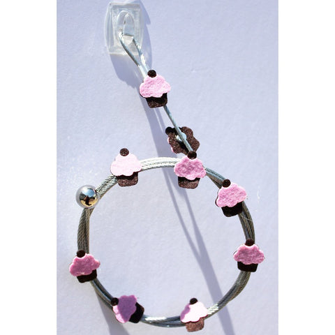 Image of Cupcake My Mighty Magnet System - The simple and creative way to display pictures, cards or whatever matters to you using super strong Mighty Magnets.